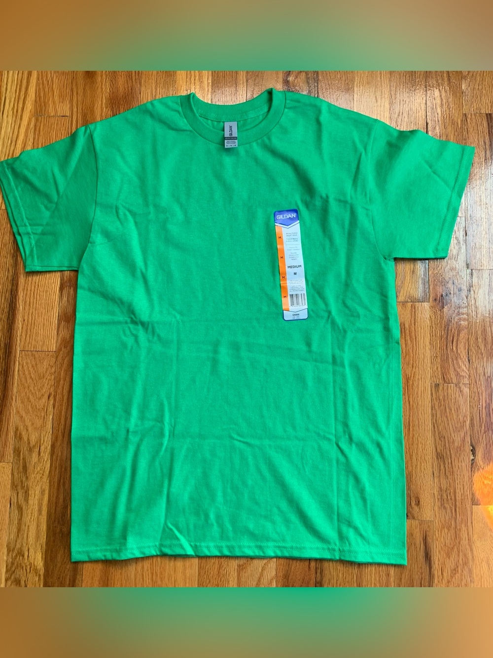 Green Gildan plain casual shirt size M